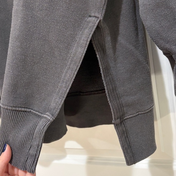 Aerie Sweater - size Medium - some light pilling - Picture 4 of 6